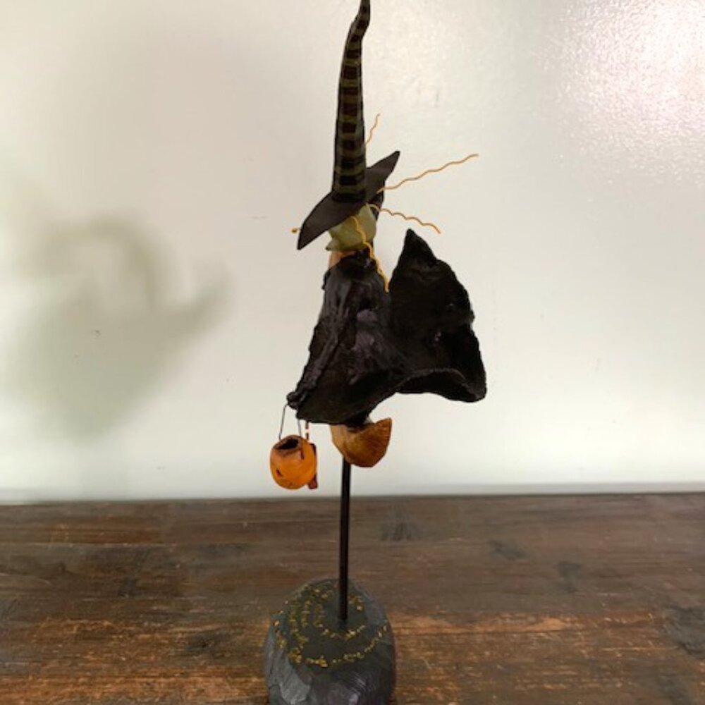 Lang & Wise 2003 August Moon Halloween "Witch On A Moon" Figure - Picture 3 of 8